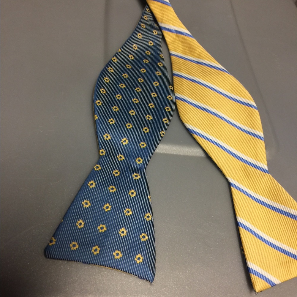 Man’s reversible bow tie